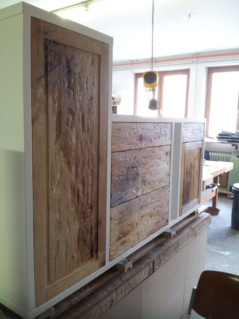 Maßgefertigter Garderobenschrank